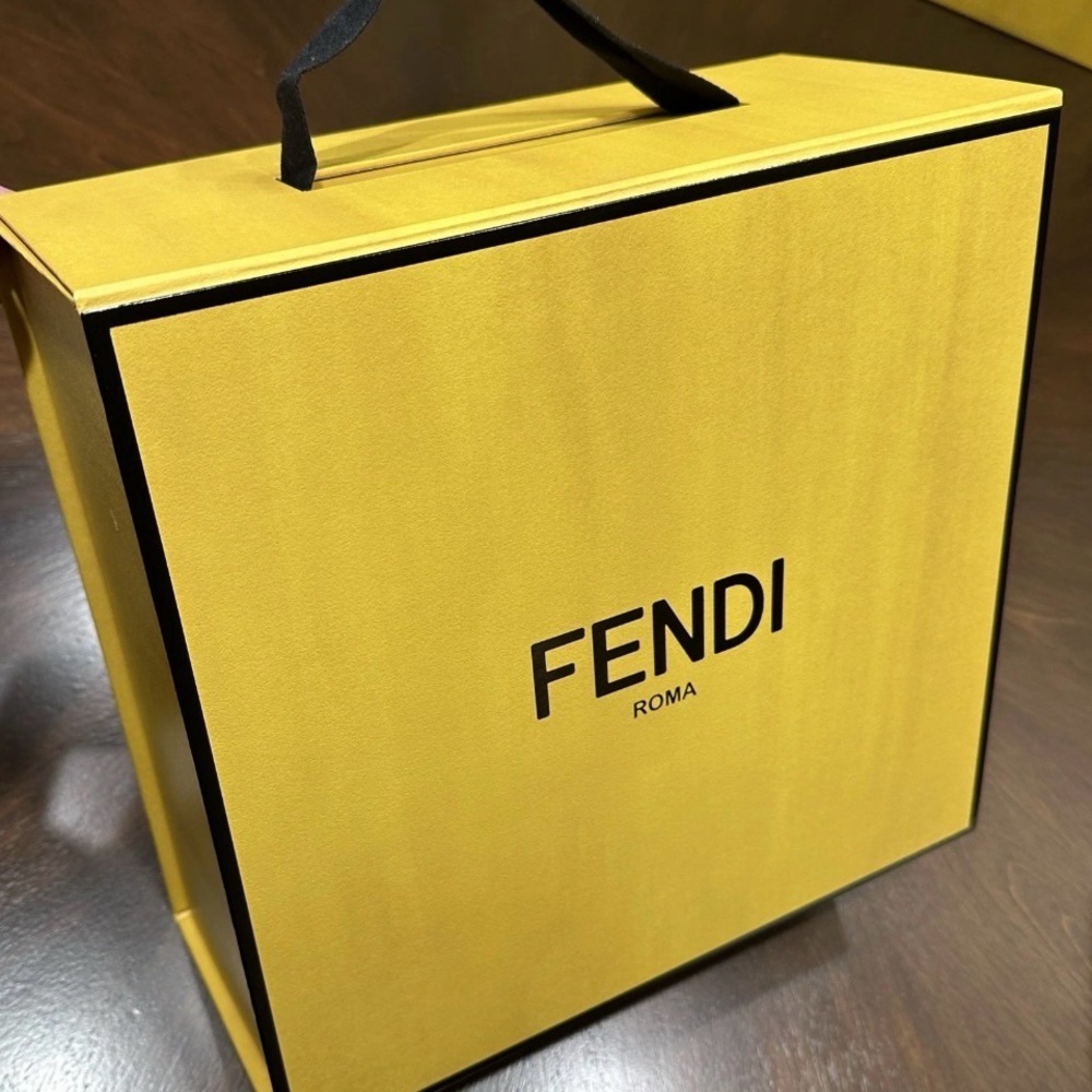 Fendi Yellow Bag with Black Lettering Dustbag and shopping bag - Picture 3 of 5